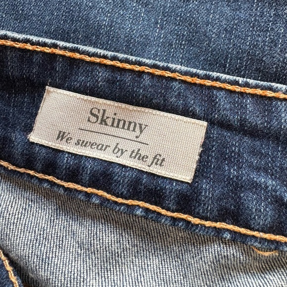 Torrid Women’s High Rise Distressed Skinny Jeans in Size 18 - Picture 3 of 7